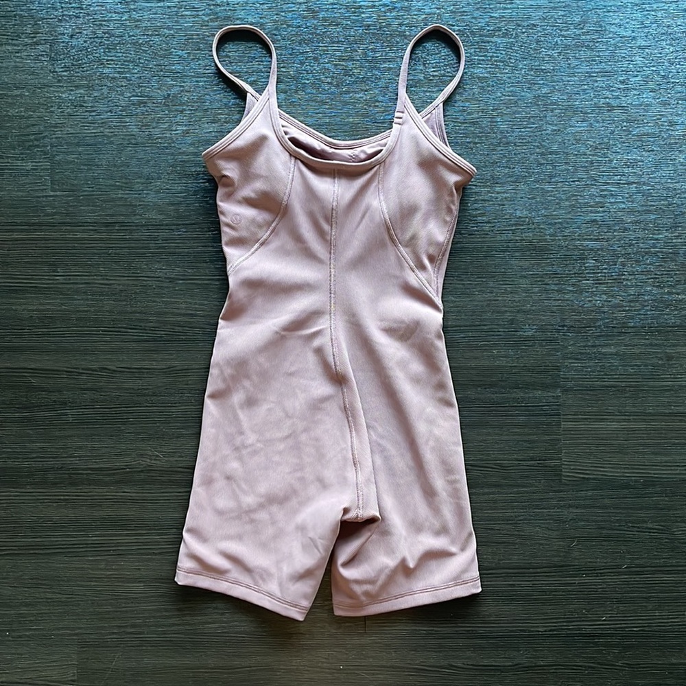 Lululemon Ribbed Contoured Unitard 6” Length, Spiced Chai Mauve Pink, Size 2 - Picture 4 of 4